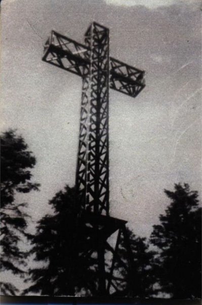 Croix sur la montagne de la mine